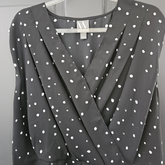 Worthington Black Sleeveless Blouse White Spot Faux Wrap Peplum Top Sizw… - Picture 8 of 11